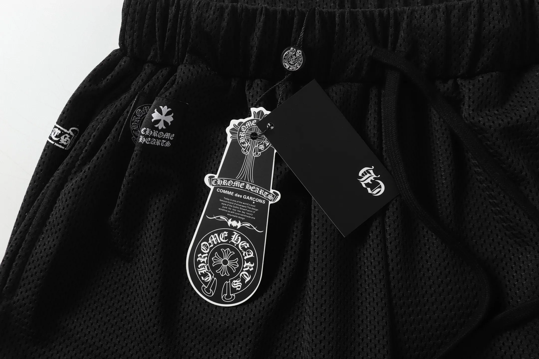 P160 Chrome Hearts CH Chrome Hearts popular Sanskrit printed mesh double-layer ice hockey jersey sports suit. Uses direct injection imported machine printing. Hardware and accessories are all milled and customized. Correct configuration. Black 2025 Chrome Hearts authentic packaging. 280 grams of custom-dyed double yarn cotton. Large version. Loose and stylish. Different from lower versions. Slim and long version with upper body and hips. 100% commitment: top quality. Not fast food. The highest version on the market. Top quality - different from ordinary versions on the market. If you care about quality, you should also respect the price. Absolutely 0 after-sales service and 0 return rate so far. It’s hard not to love the style - 280g double yarn cotton custom dyed fabric - Correct high-density main mark, washed tag, hand-sewn
